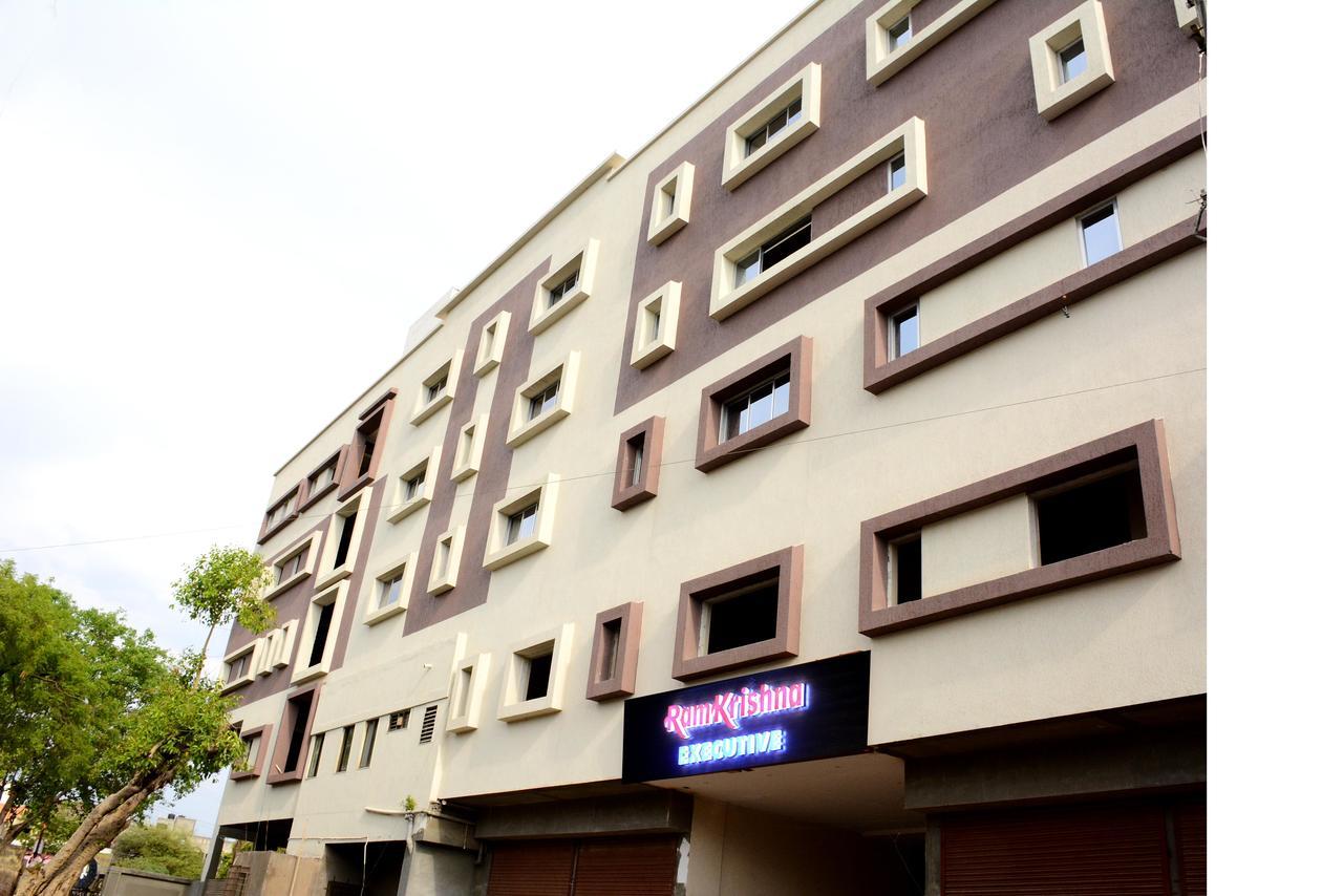 Hotel Ramkrishna Executive Barsi Экстерьер фото